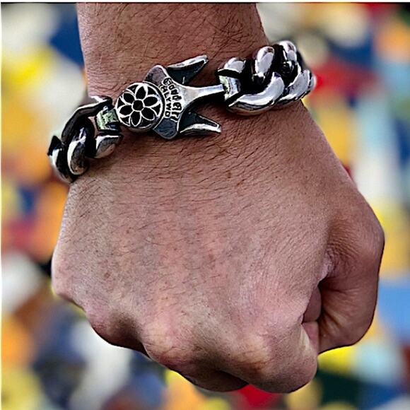 Stainless Steel Cuban Chain Link Bracelet - Picture 14 of 15